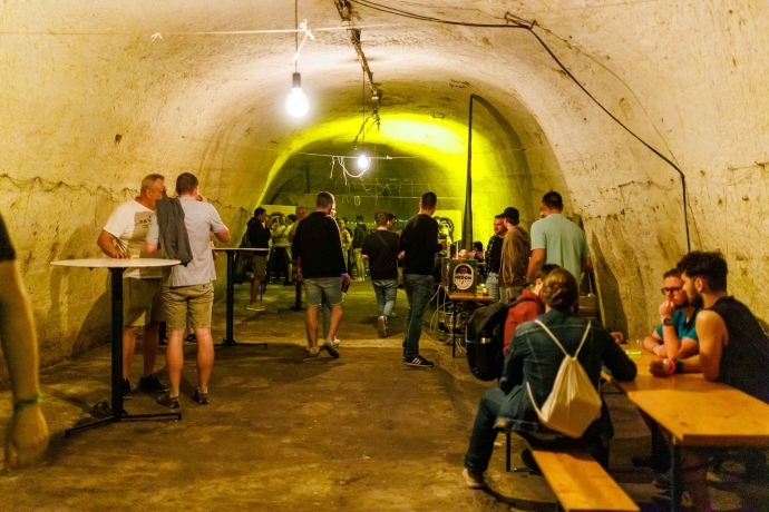 Júniusban bejárhatjuk a kőbányai titkos katakombákat